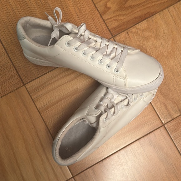 H & M White Sneakers - Picture 3 of 10